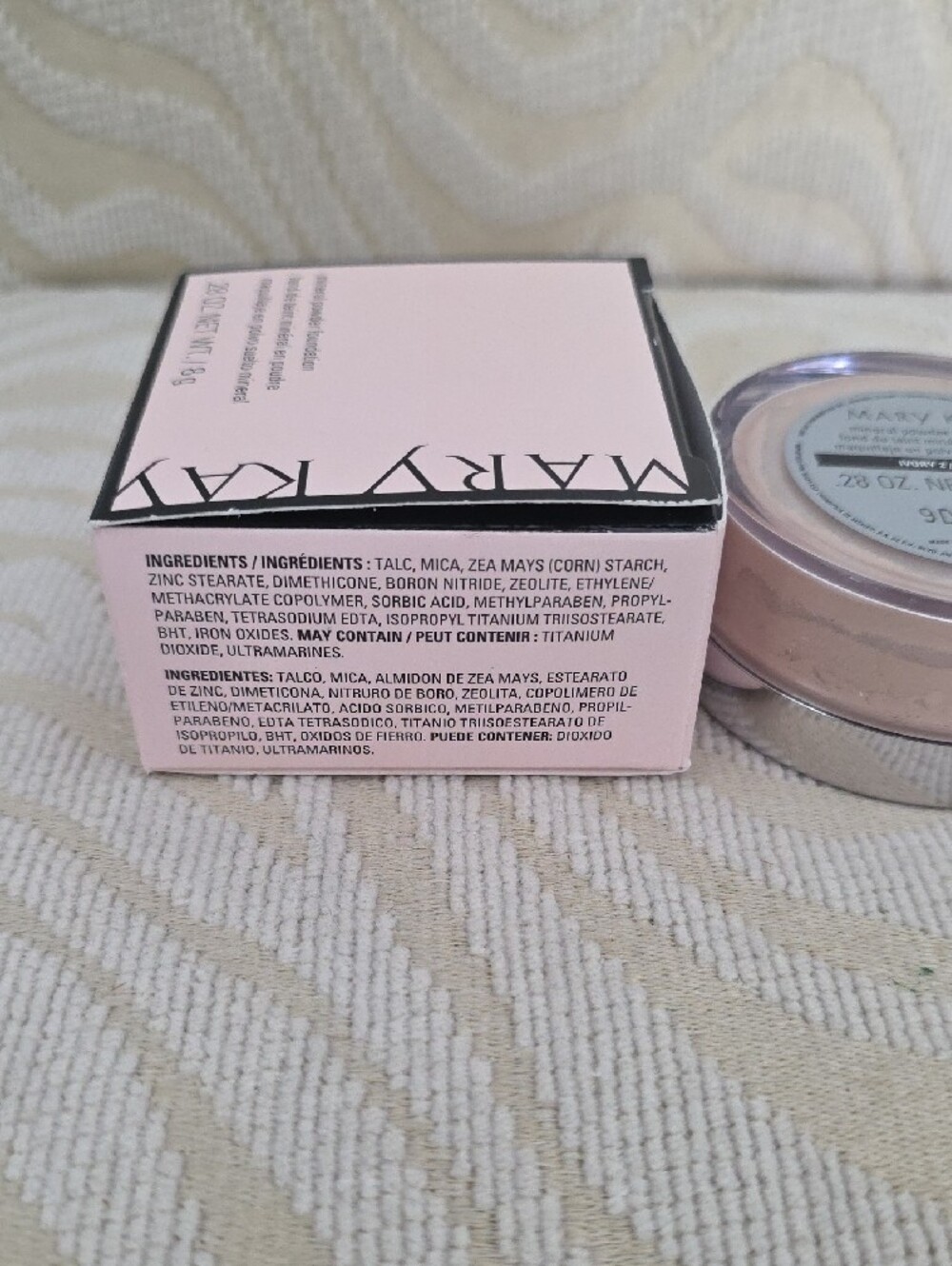 Mary Kay Mineral Powder Foundation - Ivory 2 (Light Beige) - Picture 3 of 5